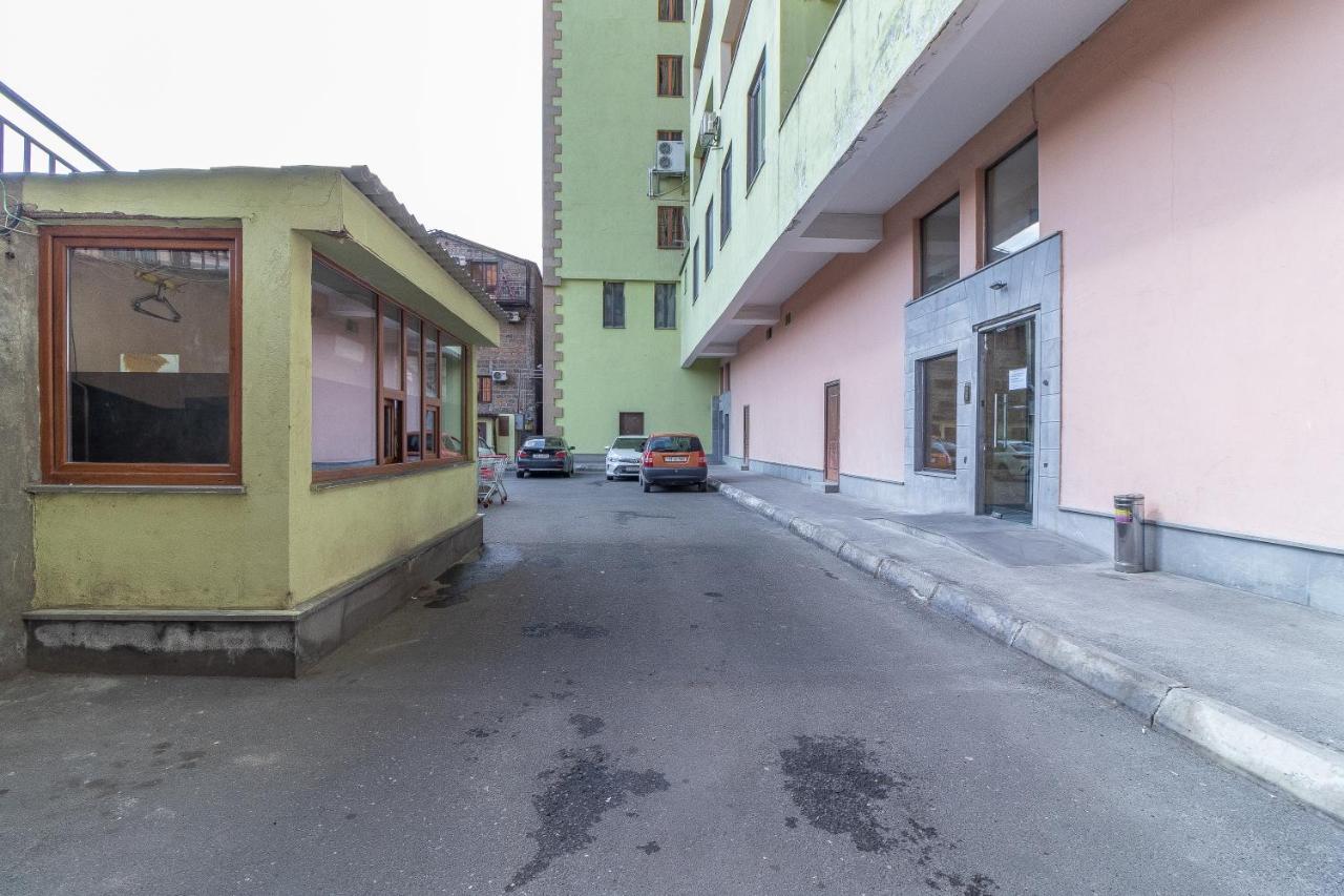 Stay Inn Apartments At Buzand 13 Street 耶烈万 外观 照片