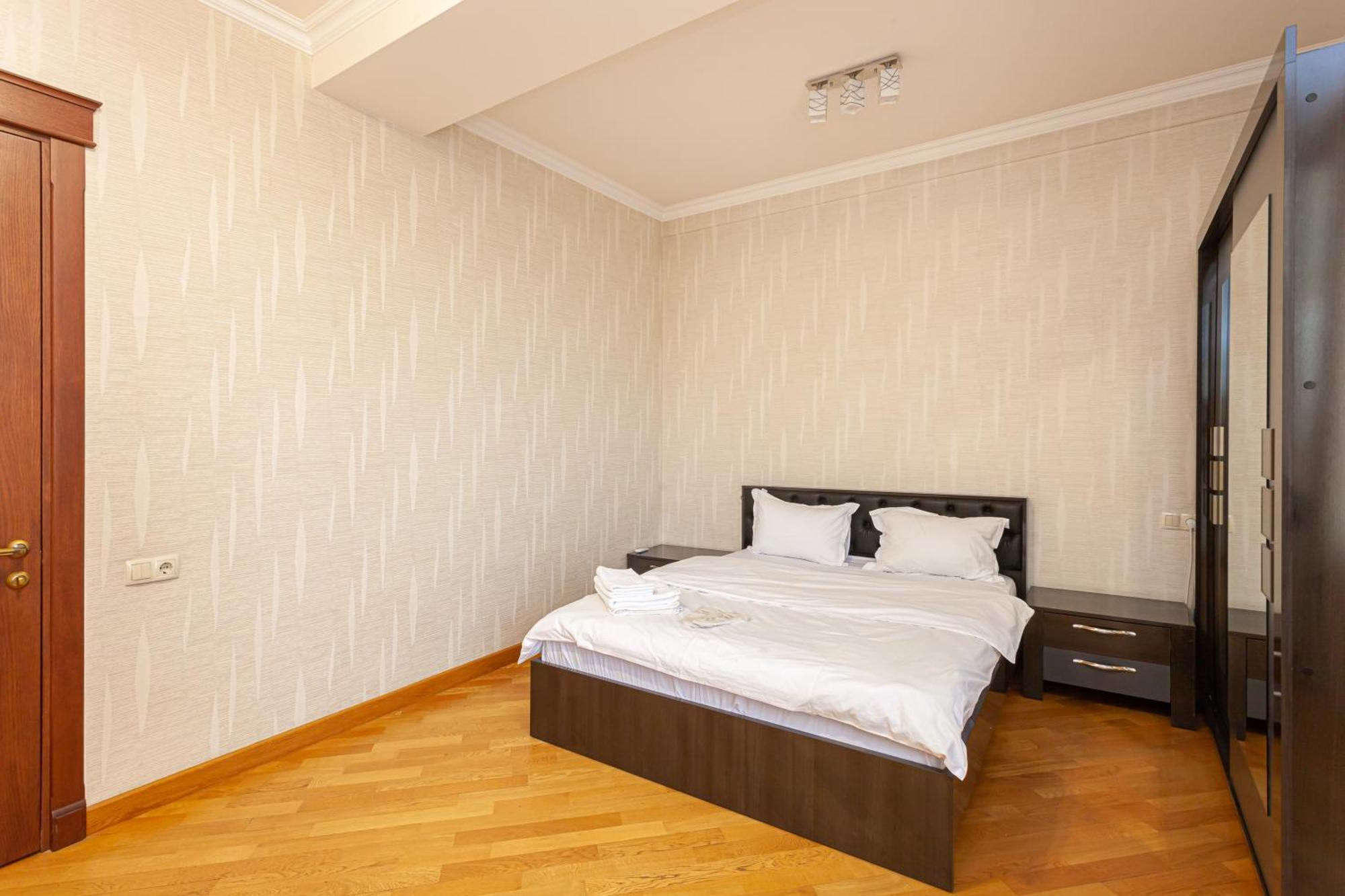 Stay Inn Apartments At Buzand 13 Street 耶烈万 外观 照片