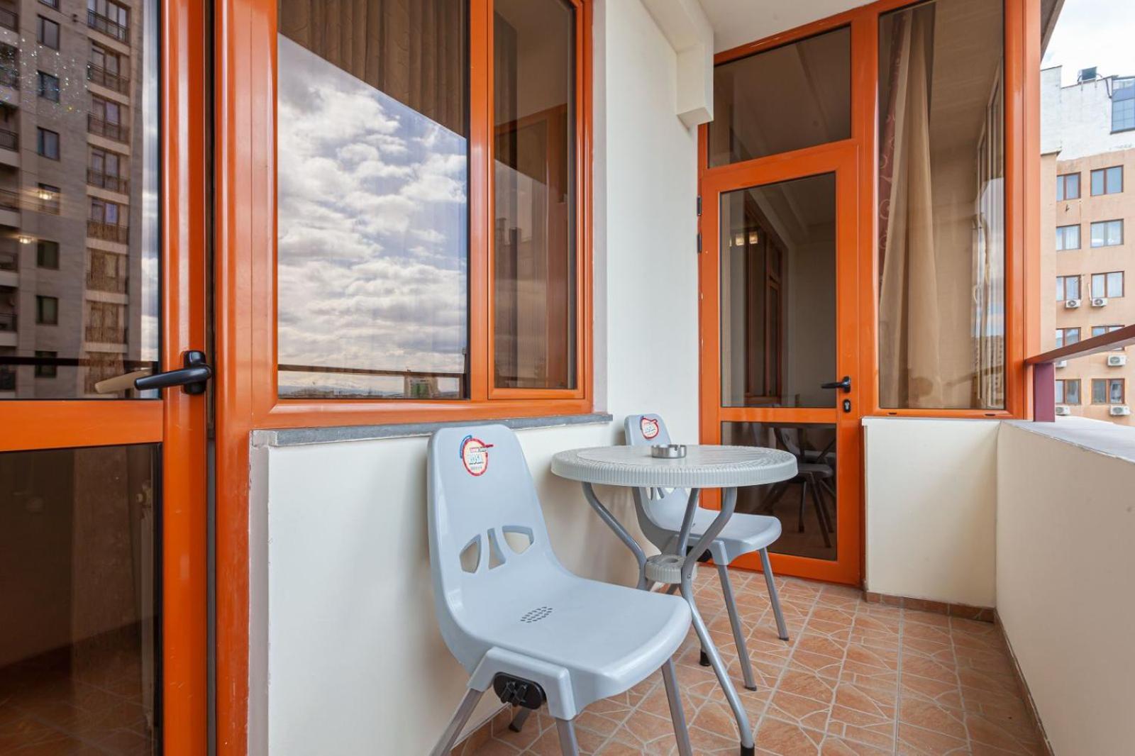 Stay Inn Apartments At Buzand 13 Street 耶烈万 外观 照片